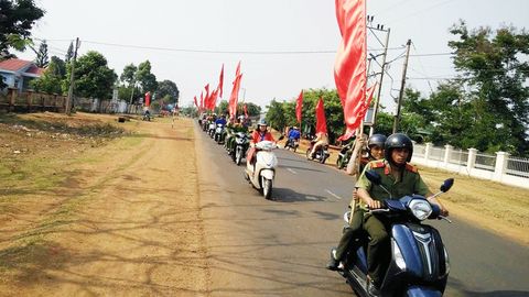 Diễu hành tuyên truyền Luật Giao thông Đường bộ